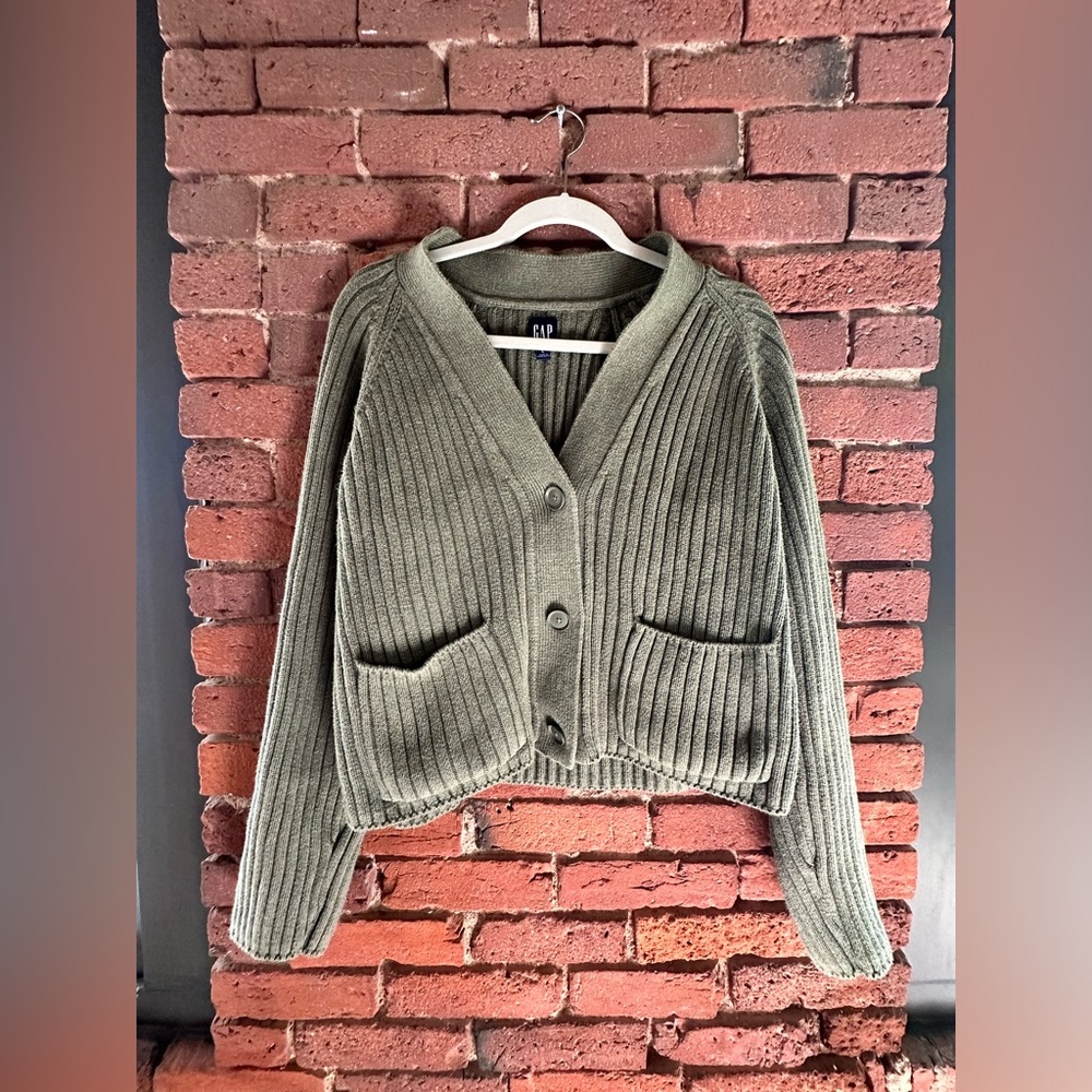 Gap Chunky Rib Pocket Cardigan in Vintage Flight Green
